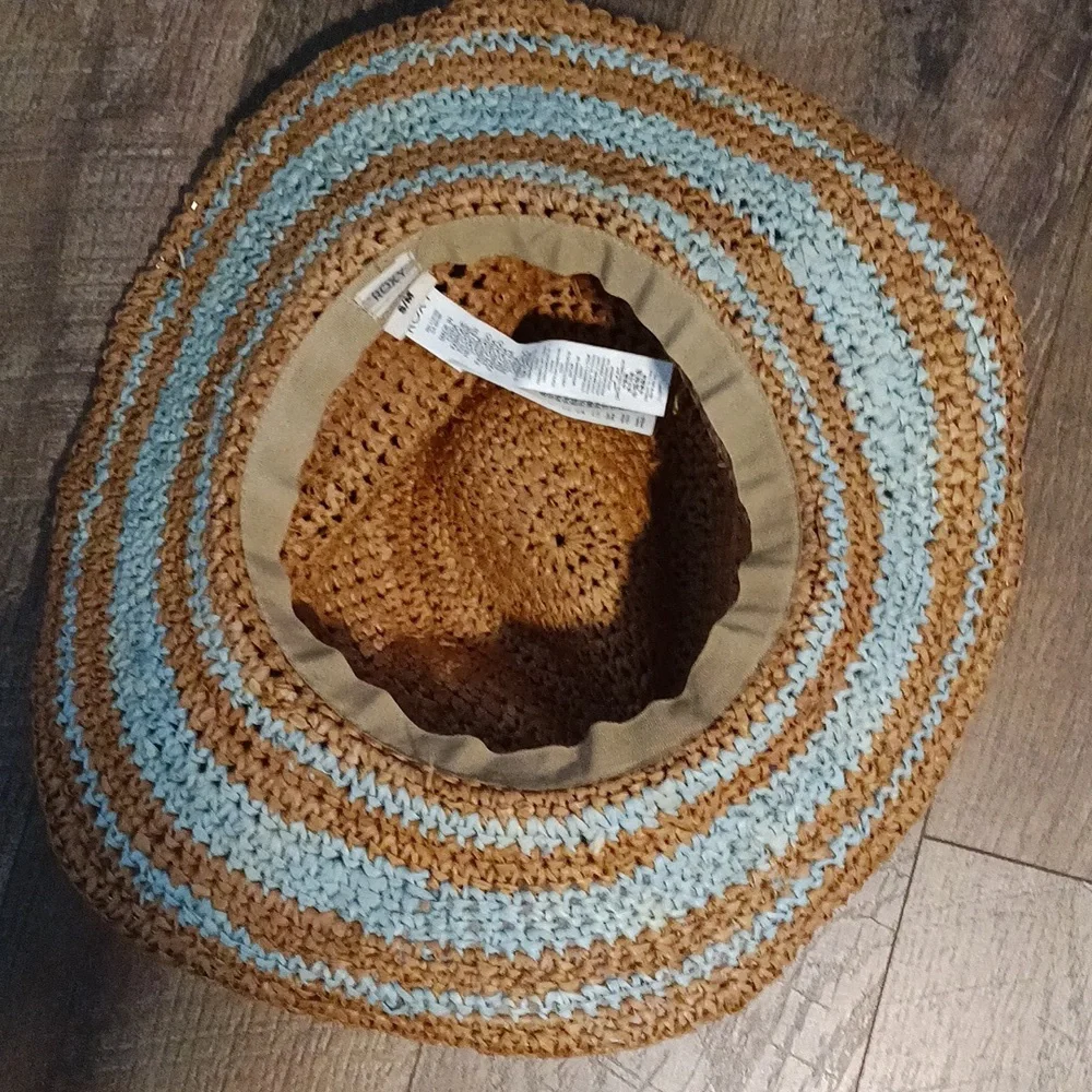 ROXY Sun Hat 🌞🦩 - Picture 6 of 8